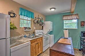 House (2 Bedrooms) | Interior