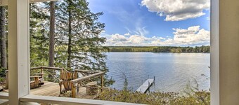 Lakefront Cottage: Boat Dock, Patio & Kayaks!