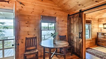 Mökki (2 Bedrooms) | Sisätilat