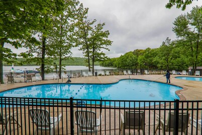 Lake Harmony Villa: Walk to Big Boulder Mountain!