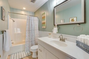 Bathroom - Kansas Vacation Rental w/ Boat Dock & Lake Access (Anthony)