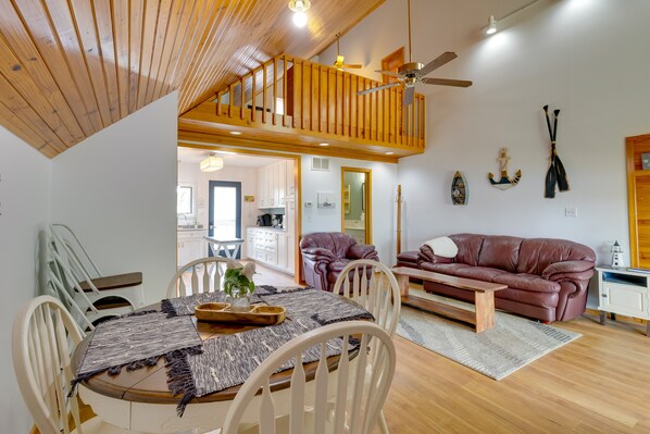 Dining - Kansas Vacation Rental w/ Boat Dock & Lake Access (Anthony)