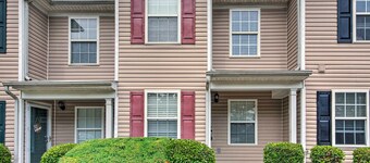 La Vergne Townhome: 22 Mi to Dtwn Nashville!