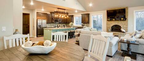 House (5 Bedrooms) | Interior