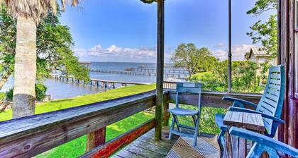 Fishing Pier, Kayaks: Bayfront Home in Palacios!