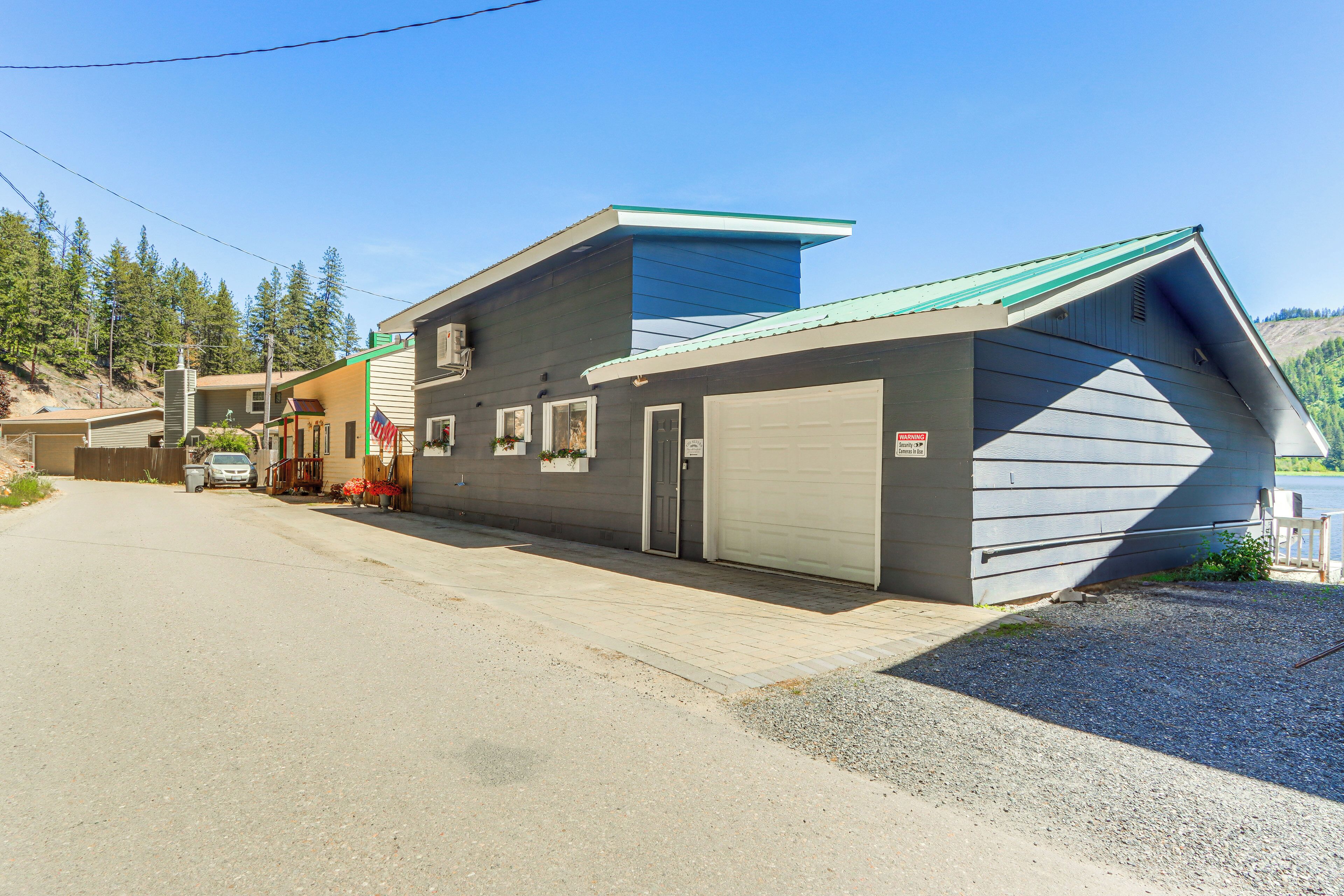 المنشأة من الداخل