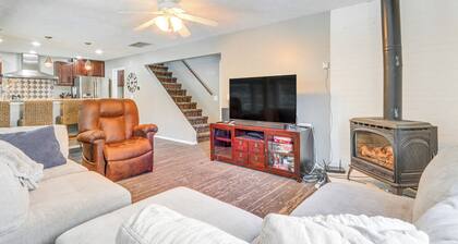 Private Hot Tub: Deer Lake Home w/ Dock Access!