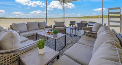 Dock & Private Pool: Lake Palo Pinto Retreat!