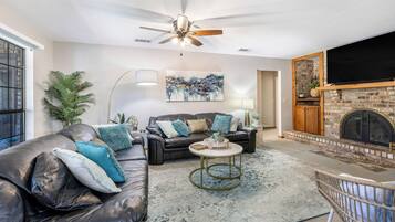 House (3 Bedrooms) | Interior