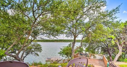 Dock & Private Pool: Lake Palo Pinto Retreat!