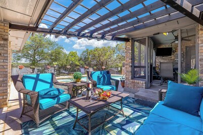 Dock & Private Pool: Lake Palo Pinto Retreat!