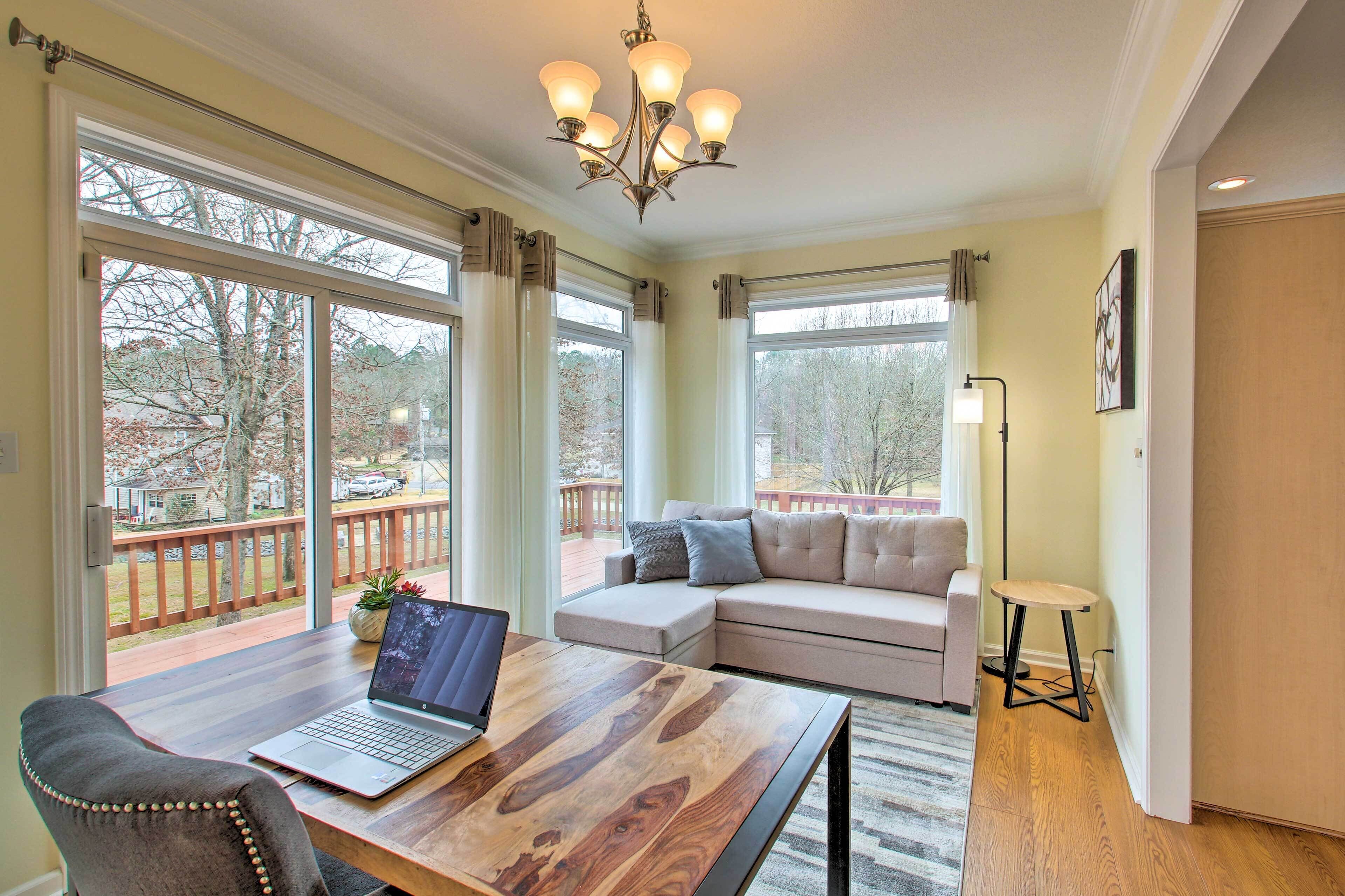 Lakefront Hot Springs Home w/ Deck, Boat Dock