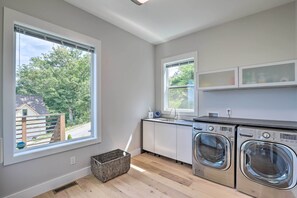 Interior - Luxe Asheville Home w/ Stunning Mountain Views! (Asheville)