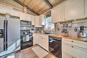 House (2 Bedrooms) | Interior - Modern Cabin w/ Fire Pit < 3 Mi to Trails! (Pisgah Forest)