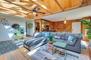 TV, DVD player - Stunning Golden Home w/ Deck ~ 35 Mi to Denver! (Golden)