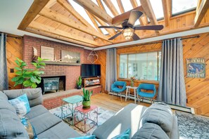 House (3 Bedrooms) | Living area | TV, DVD player - Stunning Golden Home w/ Deck ~ 35 Mi to Denver! (Golden)