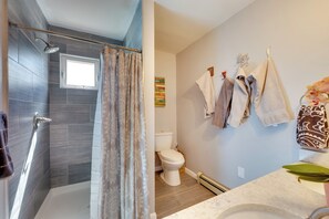 Bathroom - Stunning Golden Home w/ Deck ~ 35 Mi to Denver! (Golden)