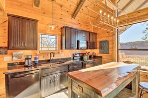 House (1 Bedroom) | Interior - Mountain View Hideaway w/ Outdoor Fireplace! (Mountain View)