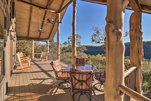 House (1 Bedroom) | Interior - Mountain View Hideaway w/ Outdoor Fireplace! (Mountain View)