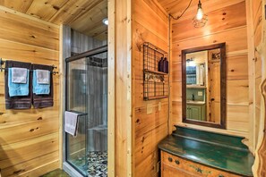 House (1 Bedroom) | Interior - Mountain View Hideaway w/ Outdoor Fireplace! (Mountain View)