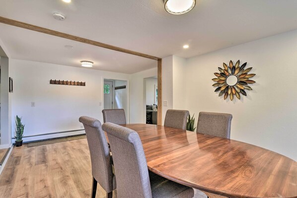 House (3 Bedrooms) | Interior