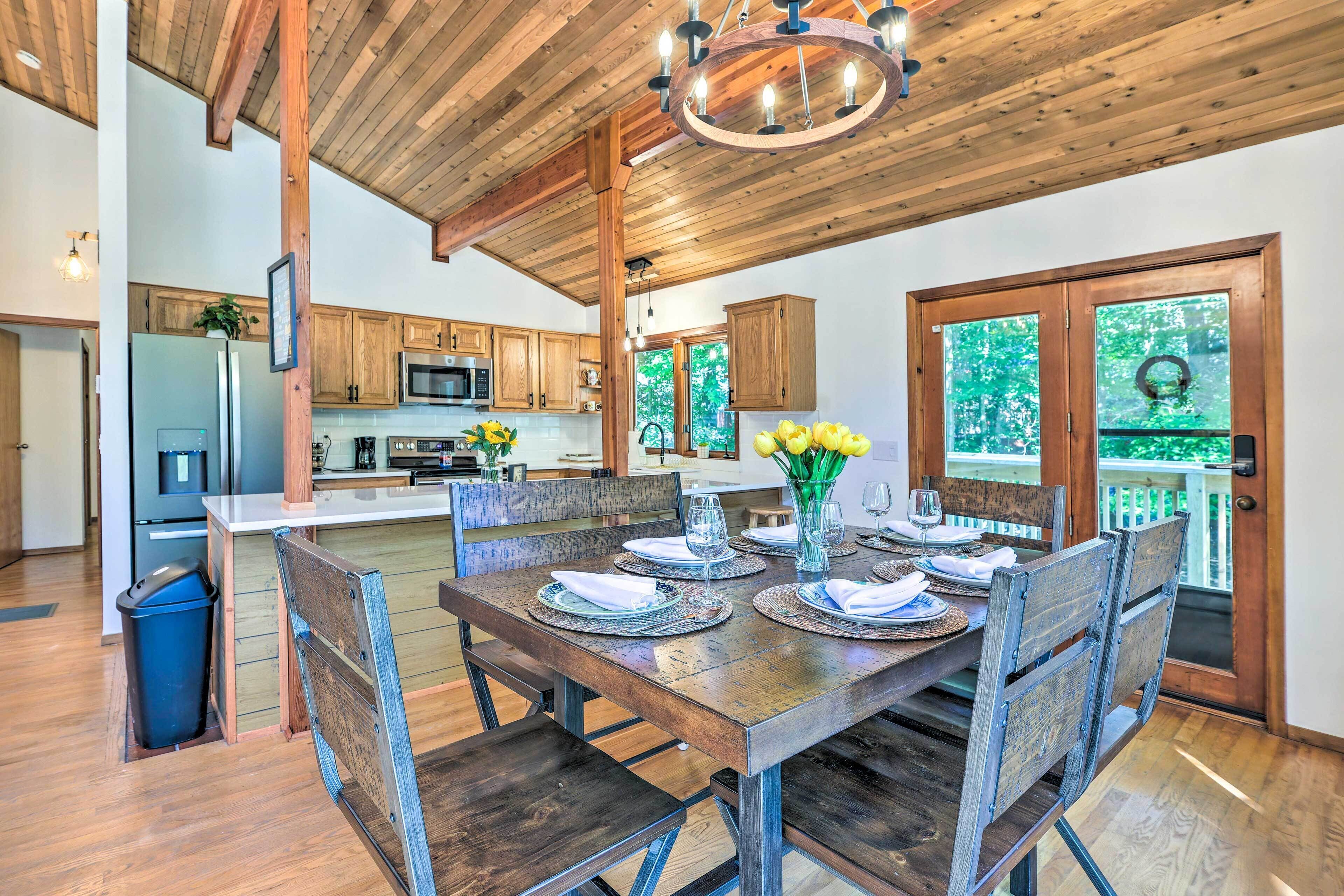 Modern Tobyhanna Retreat w/ Deck & Gas Grill!