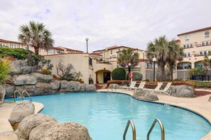 Apartment (1 Bedroom) | Interior - North Topsail Beach Vacation Rental w/ Pool Access (Sneads Ferry)
