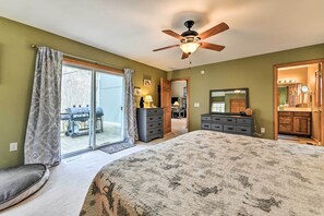 House (3 Bedrooms) | 3 bedrooms, iron/ironing board, bed sheets - Pet-friendly Home w/ Deck + Mountain Views! (Maggie Valley)