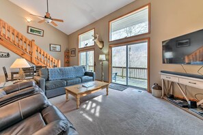 Living area - Pet-friendly Home w/ Deck + Mountain Views! (Maggie Valley)