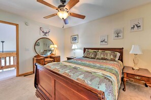 Room - Pet-friendly Home w/ Deck + Mountain Views! (Maggie Valley)