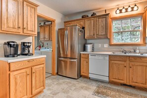 Private kitchen - Pet-friendly Home w/ Deck + Mountain Views! (Maggie Valley)