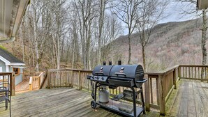 Unclassified image, 5 of 46, button - Pet-friendly Home w/ Deck + Mountain Views! (Maggie Valley)