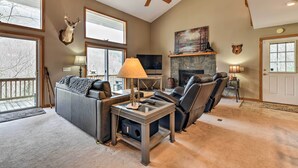 Unclassified image, 3 of 46, button - Pet-friendly Home w/ Deck + Mountain Views! (Maggie Valley)