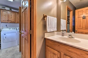 House (3 Bedrooms) | Bathroom | Bathtub - Pet-friendly Home w/ Deck + Mountain Views! (Maggie Valley)