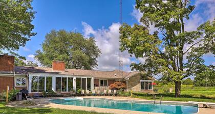Peaceful Lebanon Farmhouse/ranch w/ Pool!