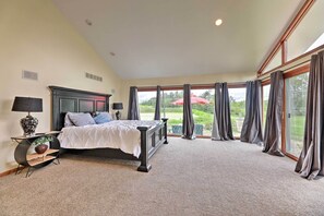 House (4 Bedrooms) | Interior - Peaceful Lebanon Farmhouse/ranch w/ Pool! (Lebanon)