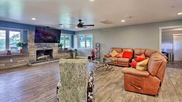 House (4 Bedrooms) | Interior