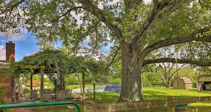 Peaceful Lebanon Farmhouse/ranch w/ Pool!