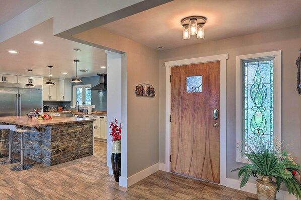 House (4 Bedrooms) | Interior - Peaceful Lebanon Farmhouse/ranch w/ Pool! (Lebanon)