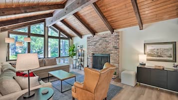 House (4 Bedrooms) | Front of property