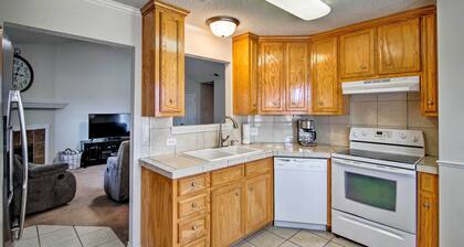 Pet-friendly Lubbock Home w/ Yard - 6 Mi to TTU