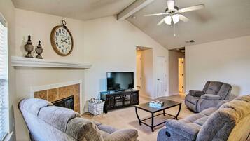 House (4 Bedrooms) | Interior