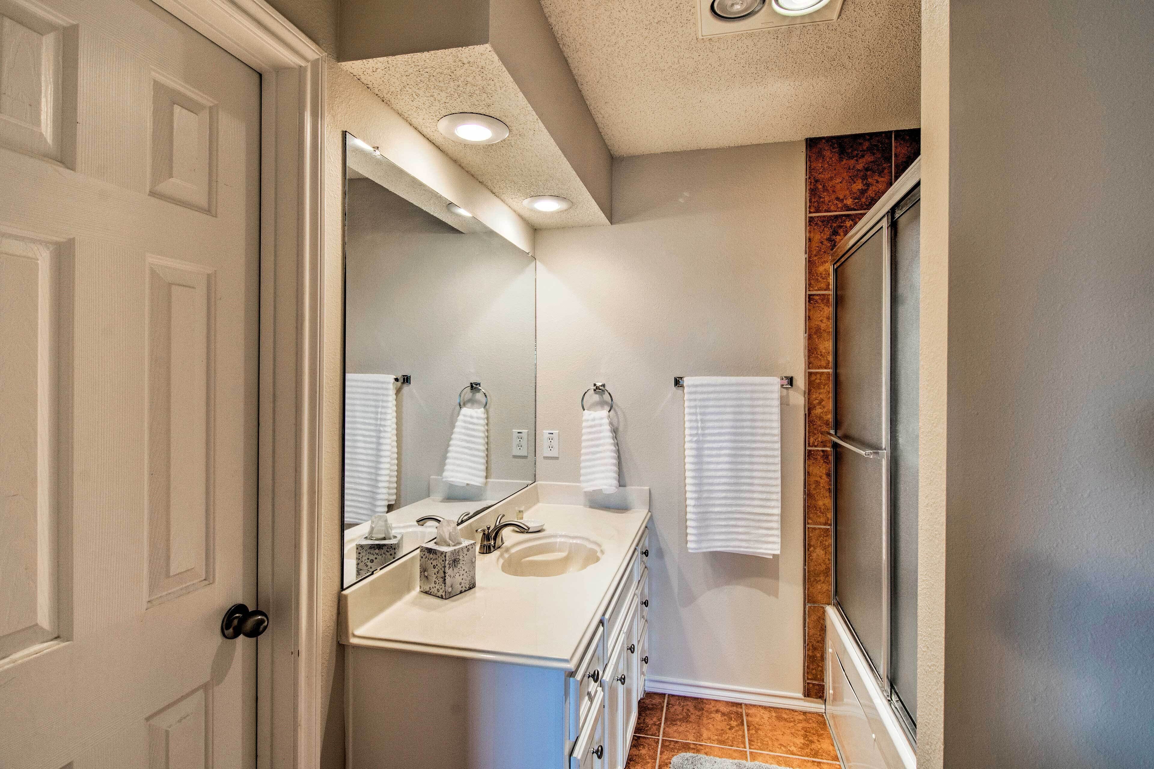 Pet-friendly Lubbock Home W/yard - 6Mi to TTU