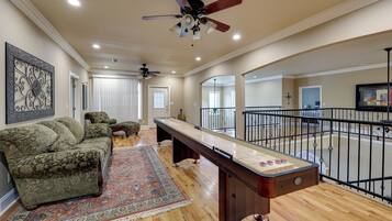 House (Multiple Bedrooms) | Interior