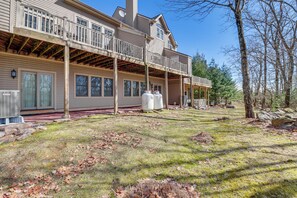 Apartment (5 Bedrooms) | Interior - Community Perks & Deck: Lake Harmony Townhome! (Lake Harmony)