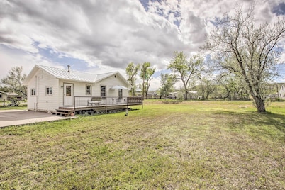 Lovely Thermopolis Home < 3 Mi to Hot Springs