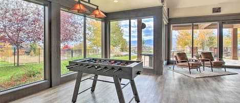 House (5 Bedrooms) | Interior