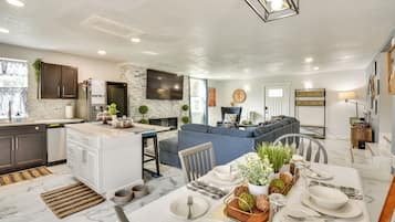 House (4 Bedrooms) | Front of property