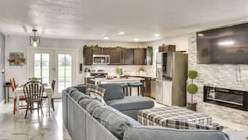 House (4 Bedrooms) | Interior