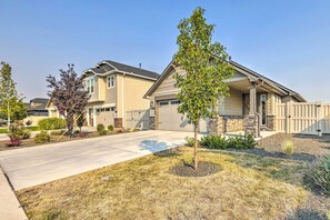 Interior - Prismatic Boise Retreat w/ Fenced Backyard! (Boise)